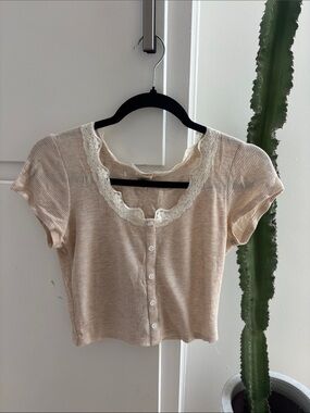 Lace-Trim Ribbed Button-Front Crop Top - Cream